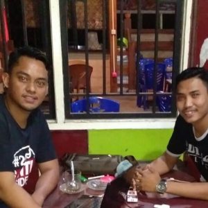 Muh. Rizki, Ketua Fokkermapi SULTRA (Kiri)
