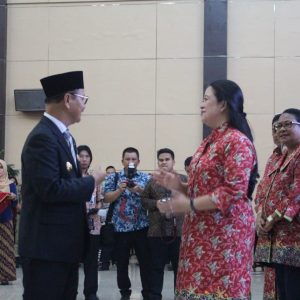 Harganas Ke-XXV di Manado, Bupati Konsel Raih Penghargaan tertinggi se-Sultra