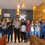Foto Kapolres Bombana, AKBP Andi Adnan Syafruddin bersama Wartawan usai Coffe Morning
