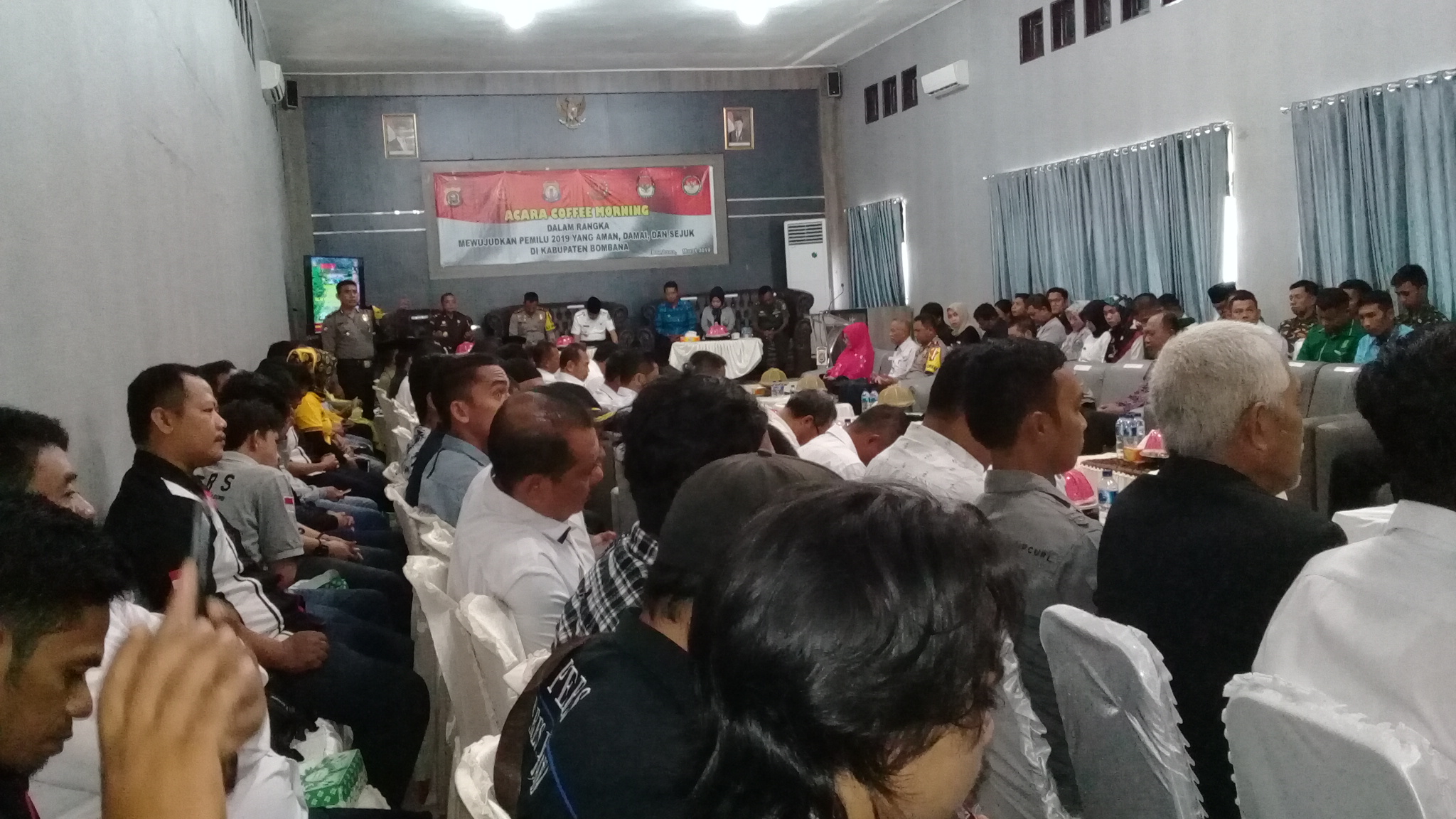 Foto/HS: Suasana Cofe Morning di Aula Rekunfo Mapolres Bombana