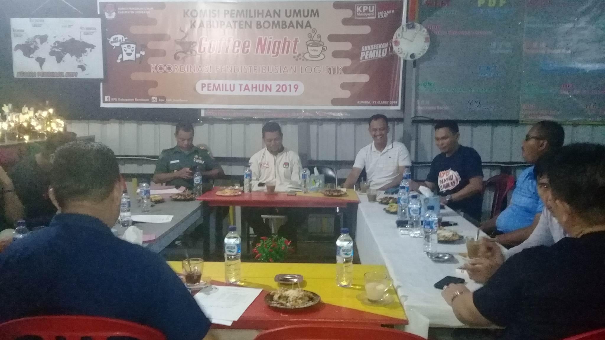 Foto/HS: Rapat Koordinasi Pembahasan Pendistribusian Logistik 