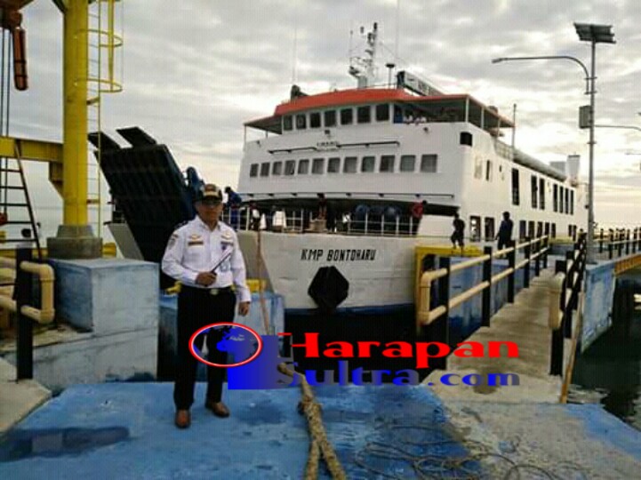 KMP BONTOHARU Saat Berlabuh Di dermaga Pelabuhan Kasipute
