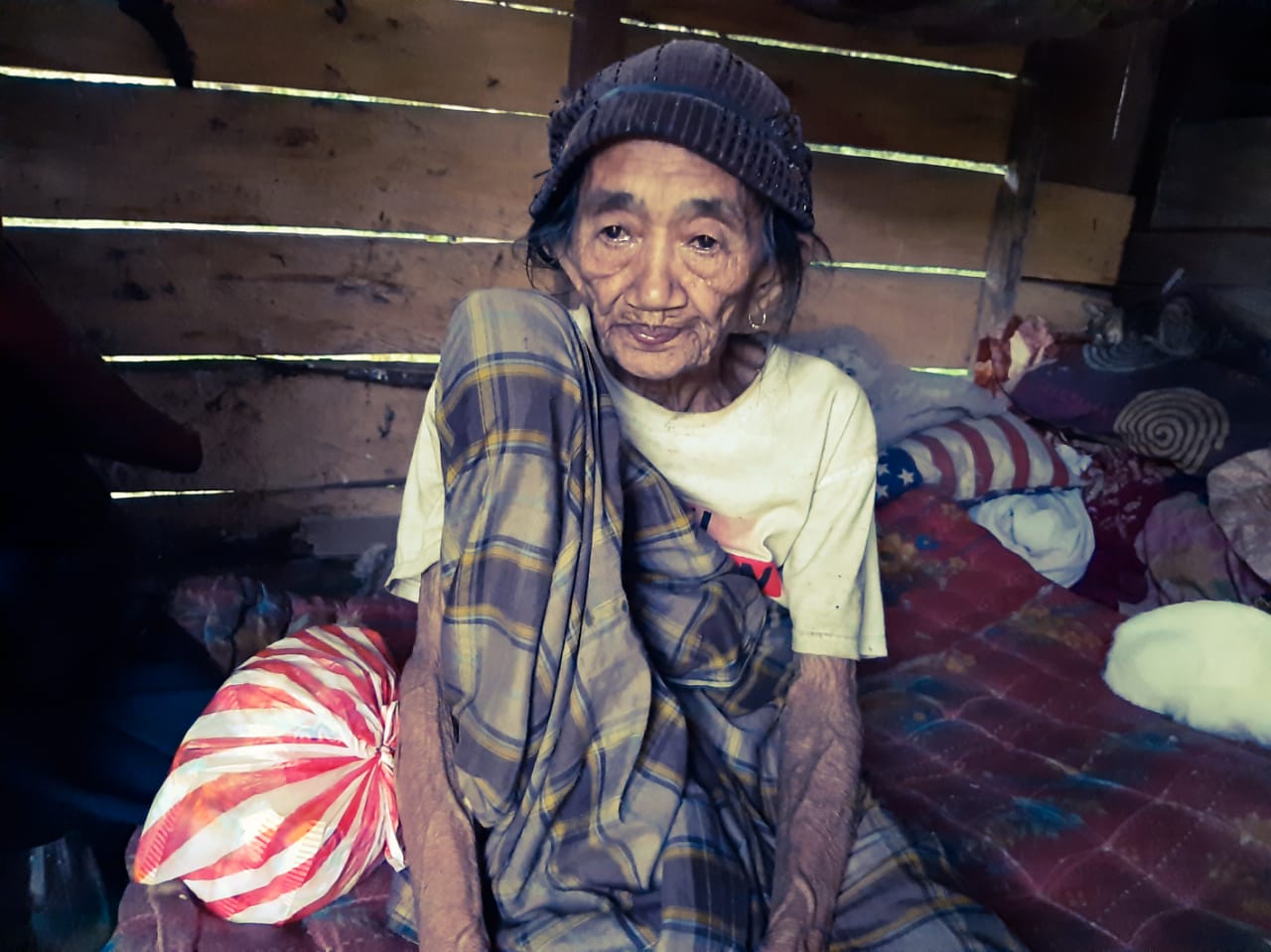 Nenek Bungadia, warga Desa Ladumpi, Kecamatan Rarowatu, Kabupaten Bombana