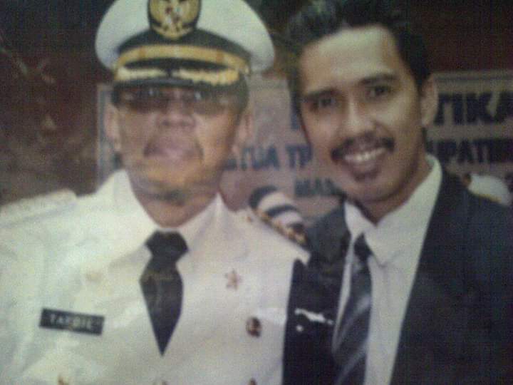 Ketgam: Foto Bupati dan Abady makmur saat pelatikan bupati periode pertama.