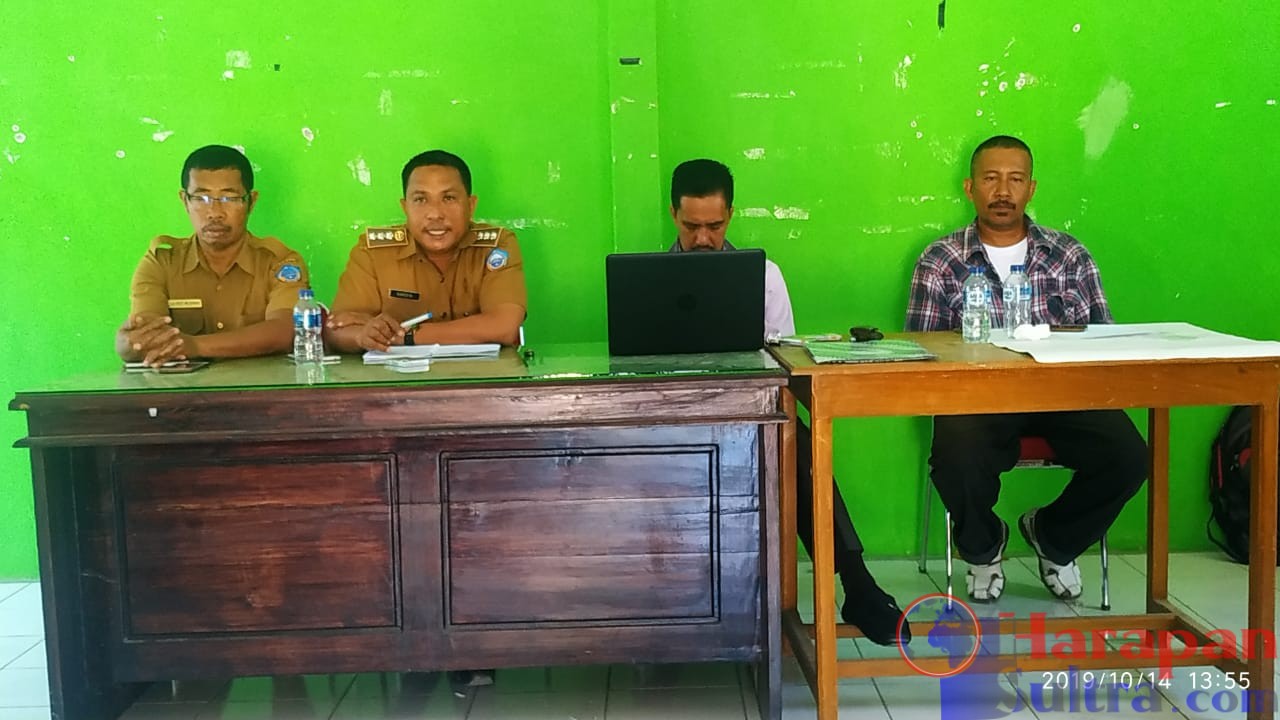 Camat Batauga, Hardin, S, Pd, MM bersama TA PMD Kab. Busel saat rakor