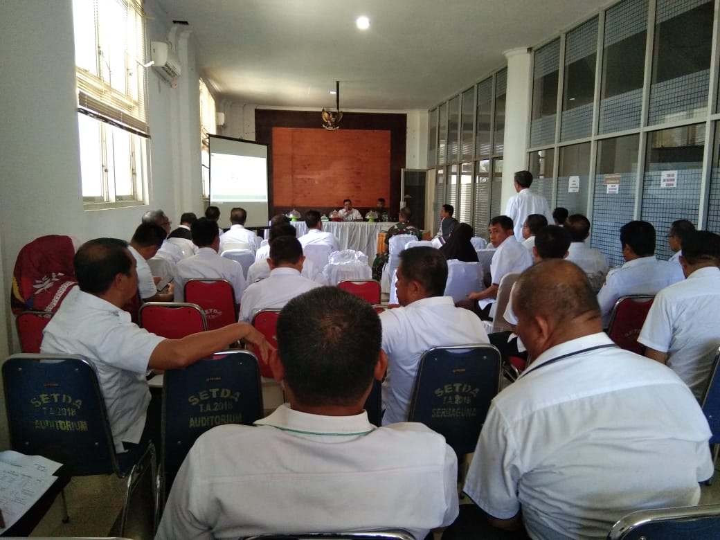 Suasana Rapat Pembentukan Panitia HUT Bombana di Aula Kantor Bupati Bombana,Rabu (16/10/2019).