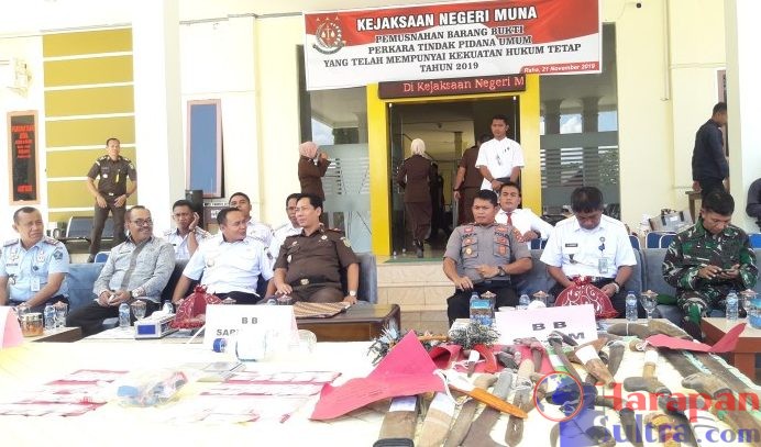 Kejaksaan Negeri Muna saat menggelar Pemusnahan BB