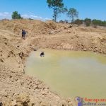 Kubangan air akibat aktivitas tambang emas