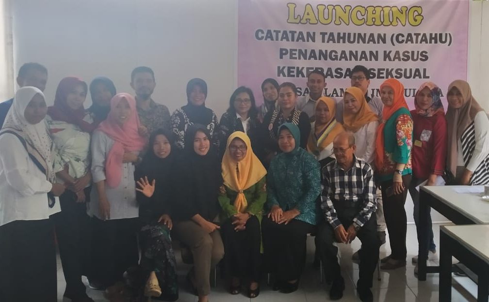 Yayasan Lambu Ina Kabupaten Muna, saat melaunching Catatan Tahunan (Catahu) penanganan kasus kekerasan seksual terhadap perempuan dan anak