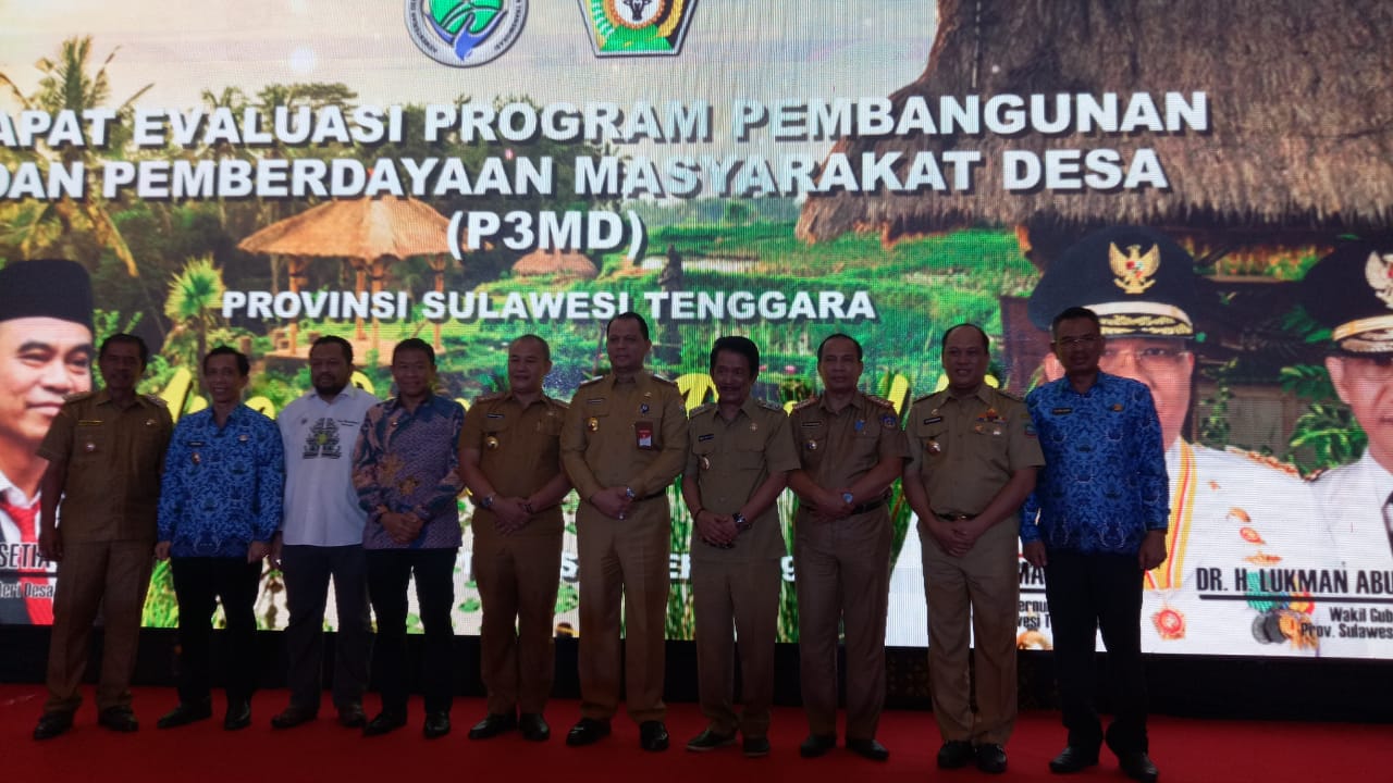 Foto Kegiatan Pameran Badan Usaha Milik Desa yang dilaksanakan bersamaan dengan pelaksanaan rapat Evaluasi Program Pembangunan dan Pemberdayaan Masyarakat Desa (P3MD)