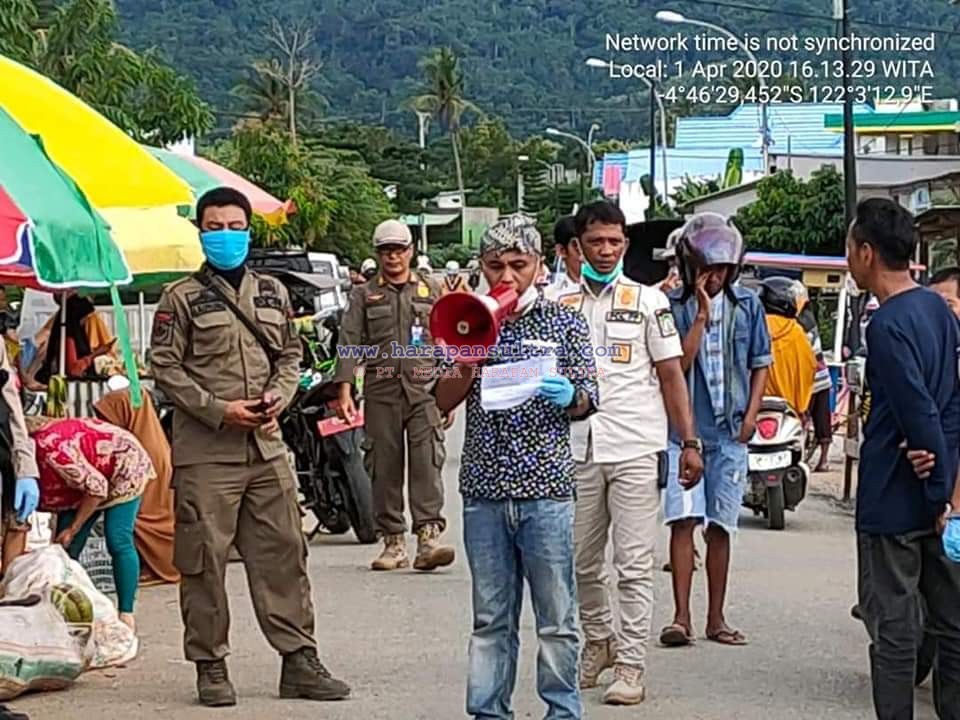 Muhammad Adnan (Memegang Megaphone) saat menggelar sosialisasi keliling