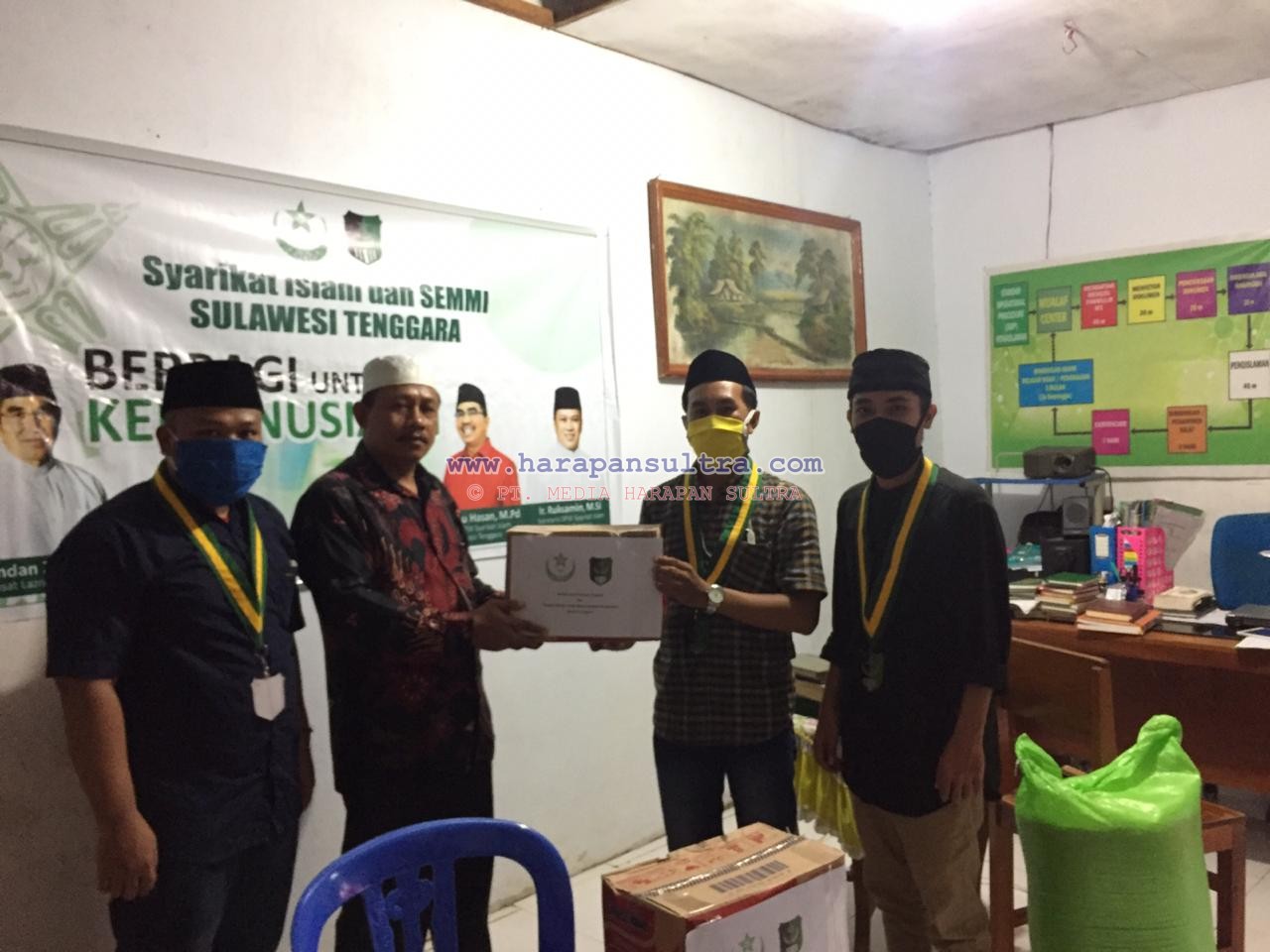 Pengurus Semmi dan SI Sultra saat berbagi ke Muallaf Centre