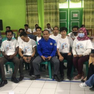 Ketua KNPI Bombana, Nasaruddin (Tengah) bersama Pengurus DPK KNPI Kecamatan dan Para Pimpinan OKP