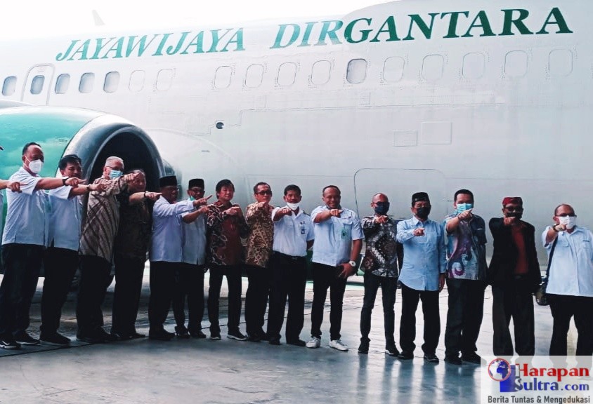 Tasyakuran untuk penerbangan perdana pesawat cargo Jayawijaya Dirgantara