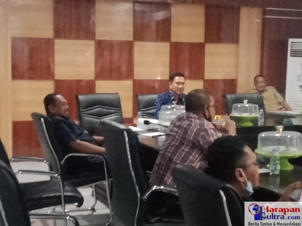 Ketua Komisi II, Rumiyanto saat memimpin Rapat Bersama OPD terkait.