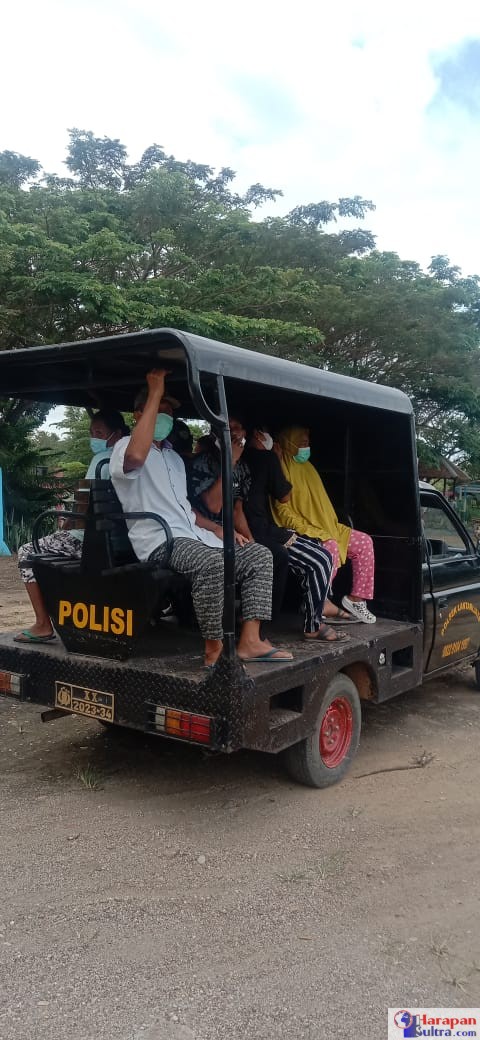 Polsek Lantari Jaya Gunakan Mobil Patroli Jemput Warga untuk Ikut Vaksinasi