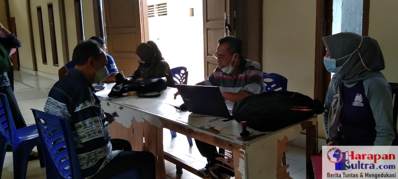 PKM Rumbia saat menggelar Vaksinasi di Desa Lantawonua