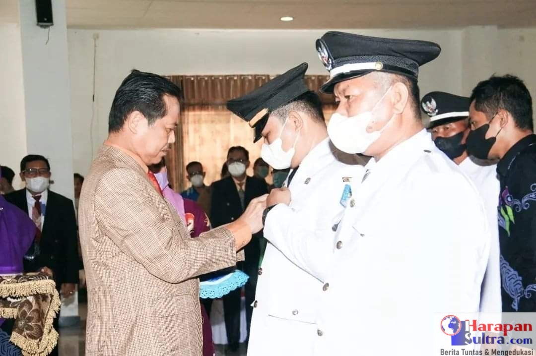 Sekda Bombana, Man Arfa saat melantik 99 Pj. Kades se Kabupaten Bombana