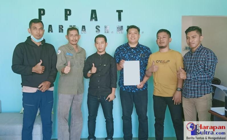 Foto Bersama Pengurus KMB bersama Notaris