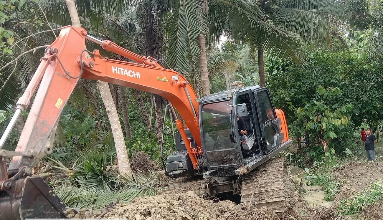 Normalisasi Sungai Pasca Banjir di Dusun Rarowatu Desa Tontonunu, Kecamatan Tontonunu