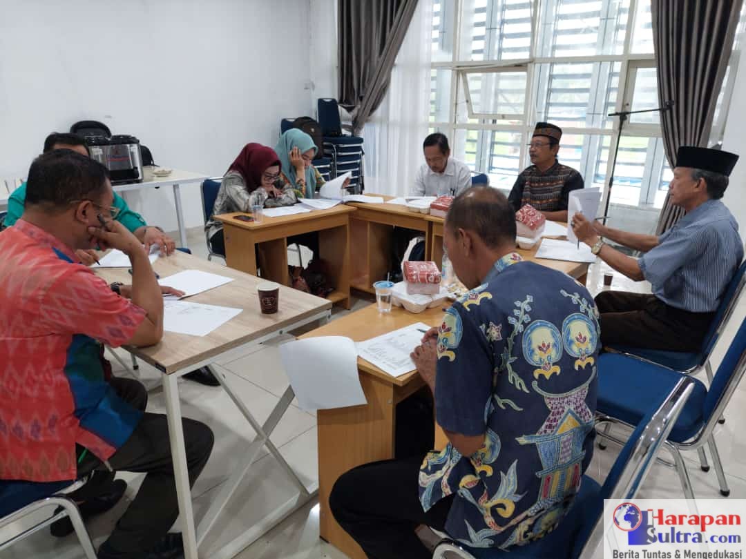 Tim Kelompok Kepakaran dan Layanan Profesional (KKLP) saat melakukan Verifikasi