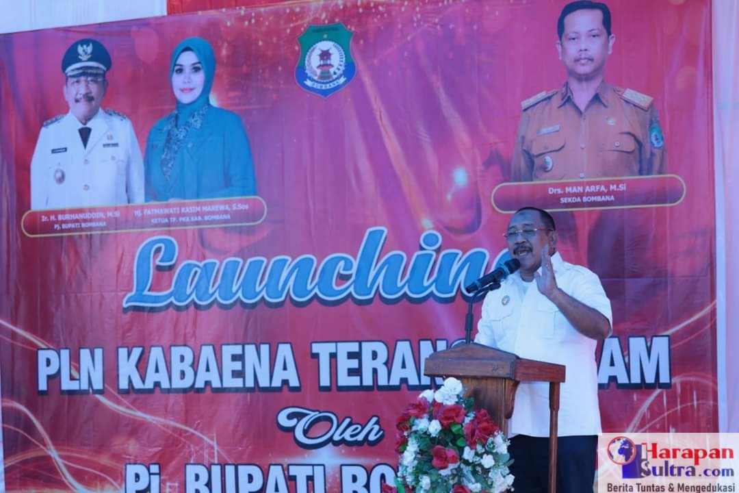 Bupati Bombana, Ir. H. Burhanuddin, M.Si, Saat Memberikan Sambutan Pada Launching PLN Kabaena Terang 24 Jam