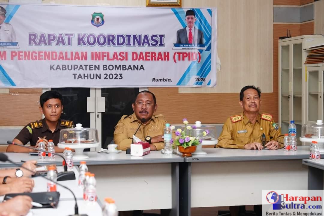 Pj. Bupati Bombana Ir. H. Burhanuddin, M.Si.Saat Memimpin Rakor TPID Bombana.