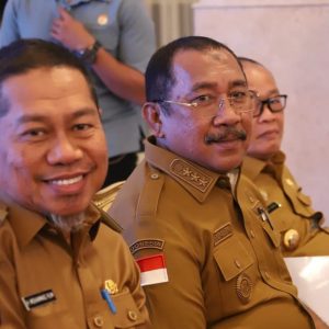 Pj. Bupati Bombana Ir. H. Burhanuddin, M.Si, ( Tengah ) Saat mengikuti Rakornas Di Istana Merdeka Pj. Bupati Bombana Ir. H. Burhanuddin, M.Si, ( Tengah ) Saat mengikuti Rakornas Di Istana Merdeka