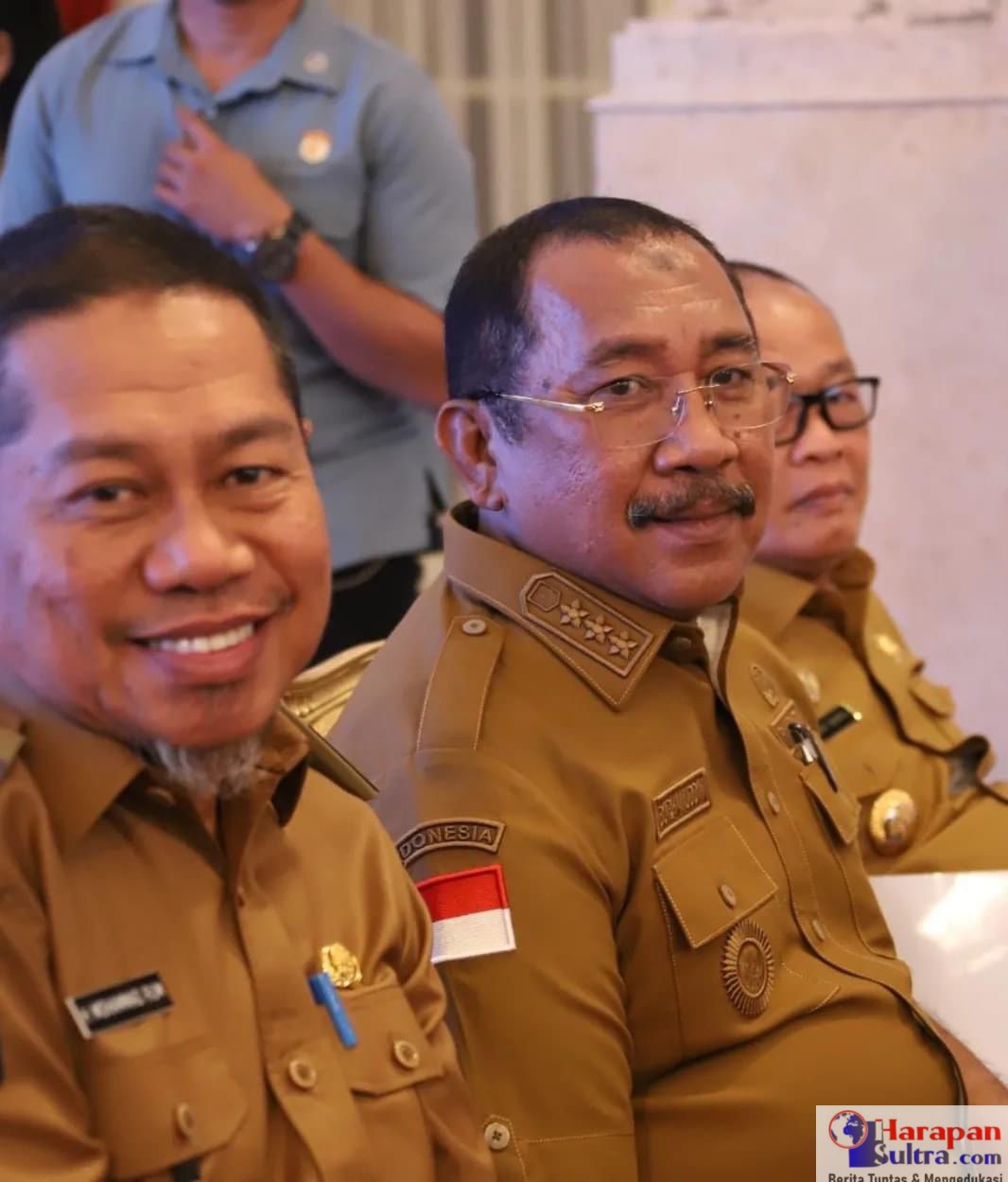 Pj. Bupati Bombana Ir. H. Burhanuddin, M.Si, ( Tengah ) Saat mengikuti Rakornas Di Istana Merdeka Pj. Bupati Bombana Ir. H. Burhanuddin, M.Si, ( Tengah ) Saat mengikuti Rakornas Di Istana Merdeka
