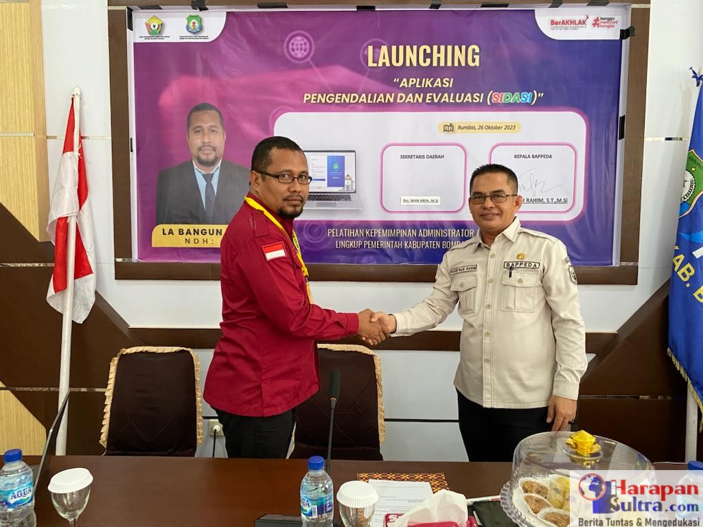 La Bangun, S.Si, Kepala Bidang Perencanaan, Pengendalian, dan Evaluasi Pembangunan Daerah ( Kemeja Merah)