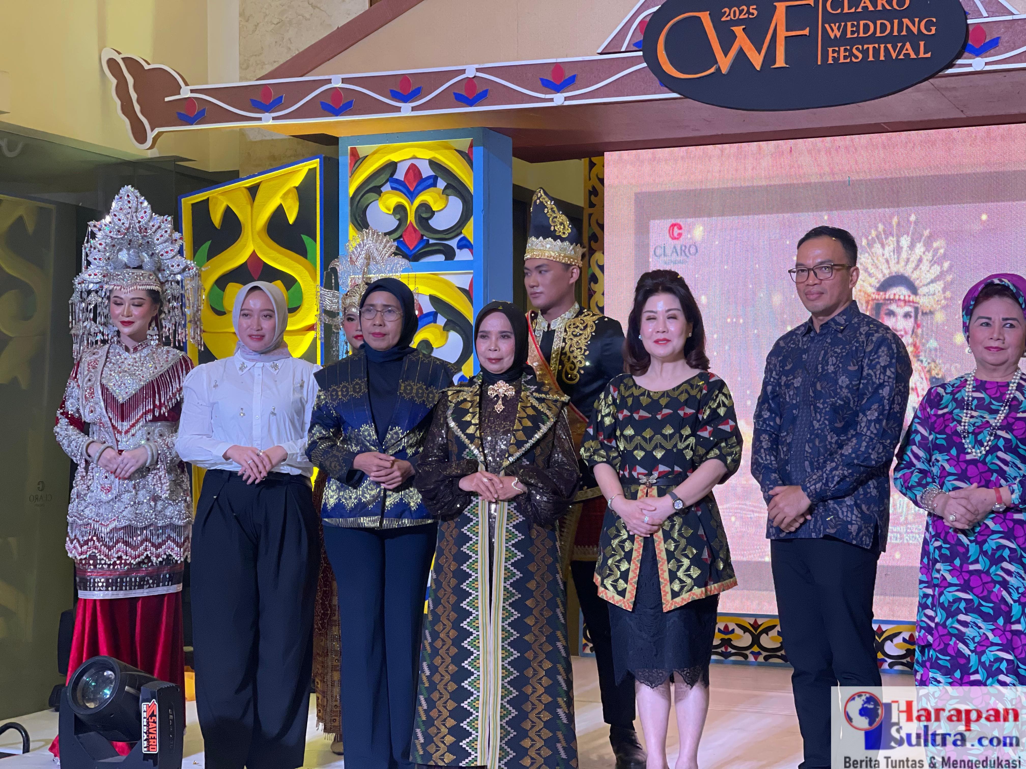 Wakil Ketua I DPRD Bombana, Herlin, S.Psi., M.M., ( Baju Putih,kedua dari kiri ) saat menghadiri acara Claro Wedding Festival