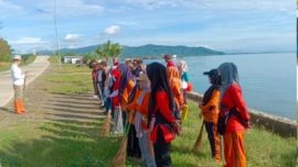 BPBD Kabupaten Bombana menggelar aksi kerja bakti Berani Bersih Wonuaku dengan membersihkan drainase dan ruang terbuka hijau untuk mendukung kebersihan lingkungan dan mitigasi banjir.