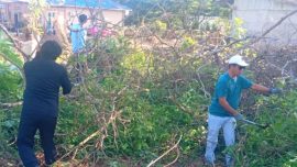 DPMD Kabupaten Bombana menggelar kerja bakti di lingkungan kantor untuk mendukung program Berani Bersih Wonuaku dan memperkuat budaya gotong royong serta kepedulian terhadap kebersihan lingkungan.
