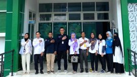 Plt. Kepala Dinas Kesehatan Kabupaten Bombana, Fatmiati Rinambo, S.ST., M.Kes., mendampingi kunjungan Ombudsman RI di Puskesmas Rumbia.