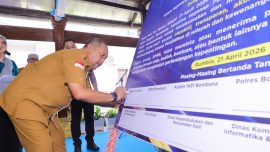 Pemerintah Kabupaten Bombana mendeklarasikan komitmen pelaksanaan SPMB 2026/2027 yang transparan dan berintegritas. Bupati Bombana menegaskan pentingnya pendidikan bersih, bebas pungli, dan peningkatan akses sekolah bagi seluruh anak usia sekolah.