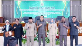 DPRD Kabupaten Bombana menyampaikan rekomendasi terhadap LKPJ Bupati Bombana Tahun Anggaran 2025 dalam rapat paripurna. Rekomendasi menyoroti efektivitas program, pengelolaan anggaran, dan akuntabilitas pemerintahan daerah.