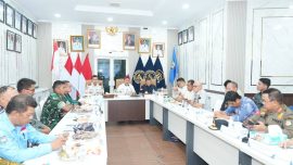 Wakil Bupati Bombana Ahmad Yani membuka Rapat TIMPORA Kabupaten Bombana guna memperkuat pengawasan orang asing dan tenaga kerja asing di tengah meningkatnya arus investasi dan industri di Sulawesi Tenggara.