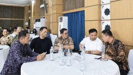 Ketgam. Dari kiri: Badrussalam (Ketua Harian IKALUIN Jakarta), Muh. Arham (Alumnus UIN Syarif Hidayatullah Jakarta angkatan 2000 sekaligus Pendiri dan Direkrur Eksekutif LKPD Nusantara)